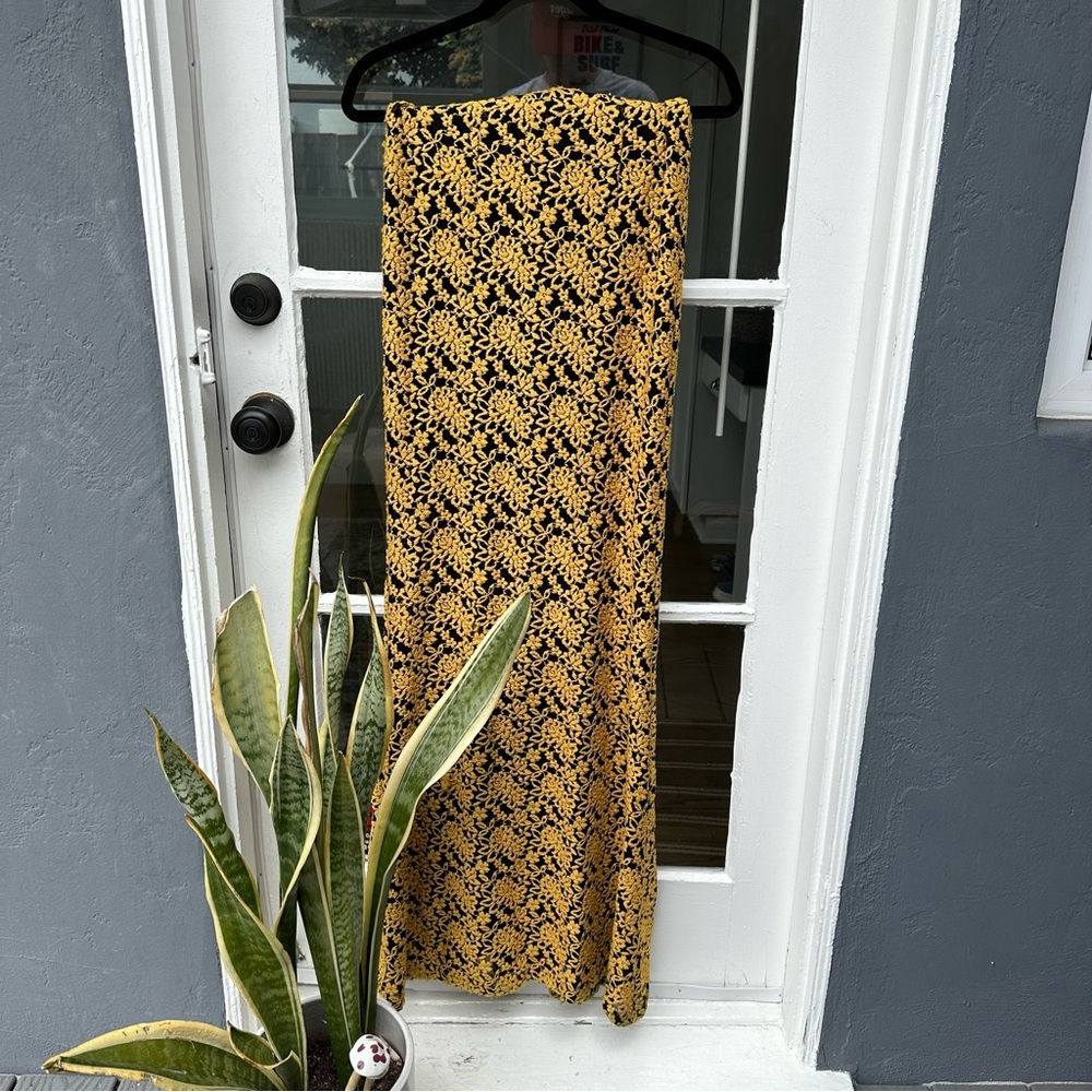 Alice + Olivia Jacquard Patterned Fitted Maxi Skirt
